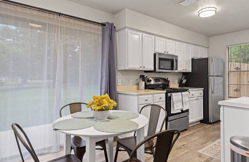 University Park Casa | King Bed, Coffee & Tea Bar, 50" SmartTV, EV Charging NEMA 14-50 Outlet