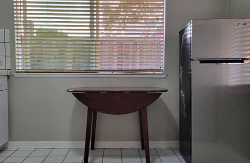 Alameda Cabaña | King Bed/Fenced yard/Pets welcome