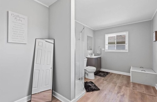 Wheeling Casa | King Bed, Free Wi-Fi Wheeling