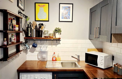 Dublin Casa | King Bed, Great Location, Close to City Centre/3Arena With Free Private Parking!