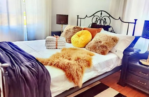 Ashwood Casa | King bed house in Central location to everywhere