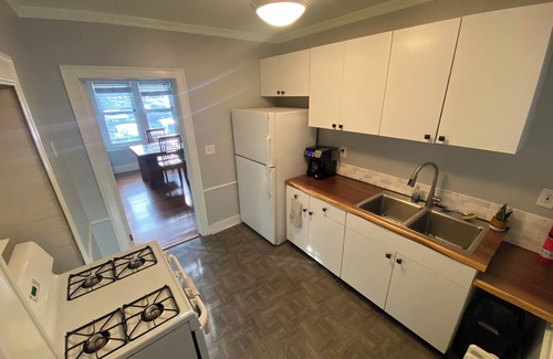 Ferndale Casa | King Bed in 2-bedroom house in lovely Ferndale with AC