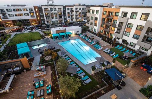 Redwood City Apartamento | KING BED - Luxury 2 Bed 2 Bath By Stanford, SFO & Tech Giants in Menlo Park, CA