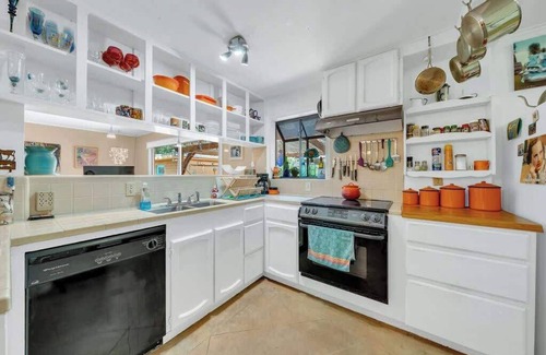 Bay Area Casa | King Bed, Patio, BBQ, WD, 20min2Beach, Netflix