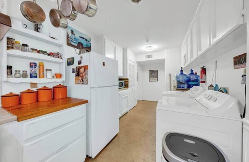 Bay Area Casa | King Bed, Patio, BBQ, WD, 20min2Beach, Netflix