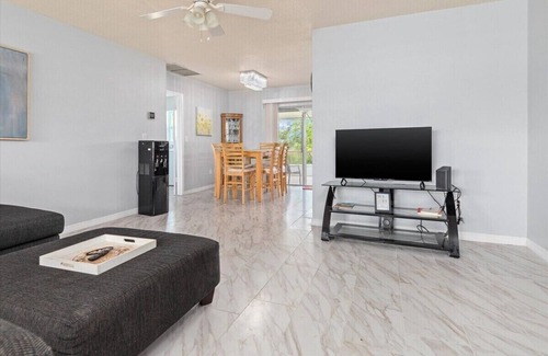 Port Charlotte Casa | King Bed Pet Friendly Quiet&Comfortable