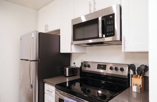 Thousand Oaks Condominio | King Bed, Pool, Hot Tub, Mountain Views