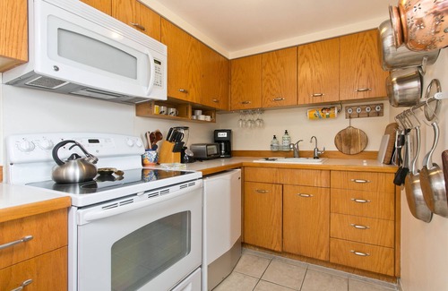 Diamond Head - Kapahulu - St. Louis Apartamento | King Bed - Private Lanai, Estudio con vista al Océano Pacífico con cocina completa