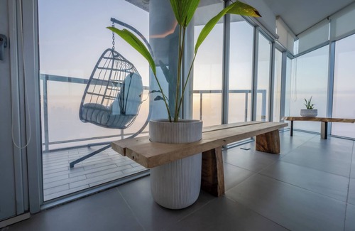 Calidonia Apartamento | King Bed Suite / 280 Degree View / 500mbs WiFi