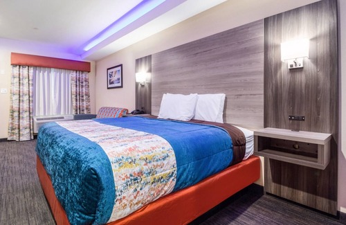 Houston Hotel | King Bed Suite, Scottish Inns, Guest Laundry, Near Bush Intercontinental