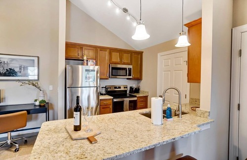 Westerville Apartamento | *King Bed*Top Floor*Washer+Dryer*Balcony*WiFi*