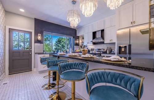 Mount Washington Casa | King Bed | Free Parking | Arcade | Fire Pit
