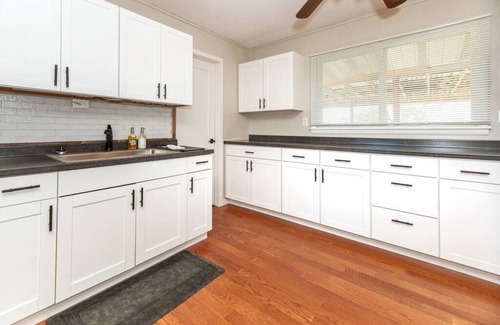 Rapid City Casa | ⁑King Bed⁑Whirlpool Tub⁑Covered Patio⁑Near Playground⁑