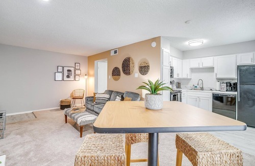 South Arlington Apartamento | King Bed ✶WiFi ✶Washer Dryer ✶4K TVs ✶Pets Allowed #425