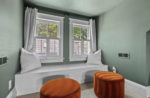 Potomac West Casa | King Beds - A Victorian Suite Xcape