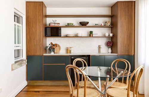Hobart Central Business District Casa | King beds, fireplace, spa bath. Parking. Central.