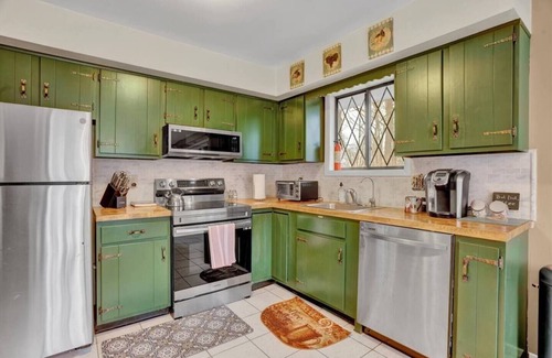 Gouldsboro Cabina | King Beds | Indoor Pool | Hot Tub | Fire Pit