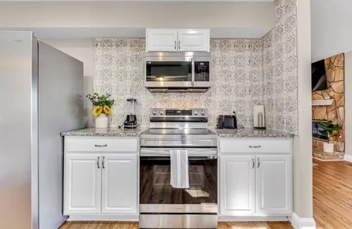 Kernersville Casa | King Beds Pet-Friendly Large Yard