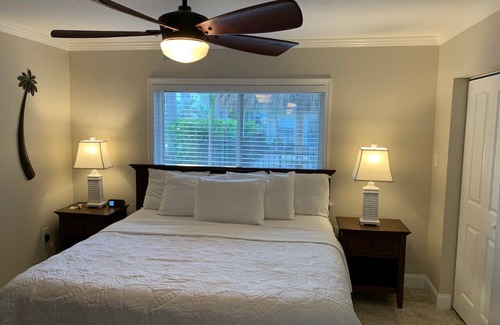 Siesta Key Hotel | King Deluxe Suite #1