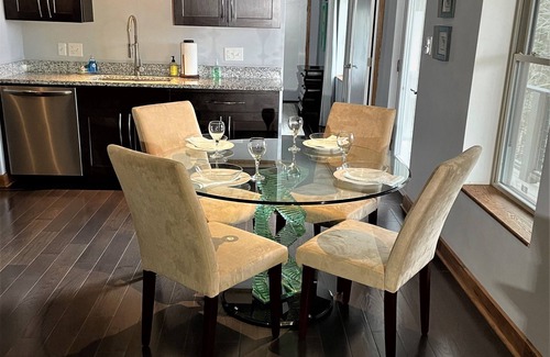 Charlotte Street Apartamento | Cerca del centro (se puede caminar) y Biltmore Estates