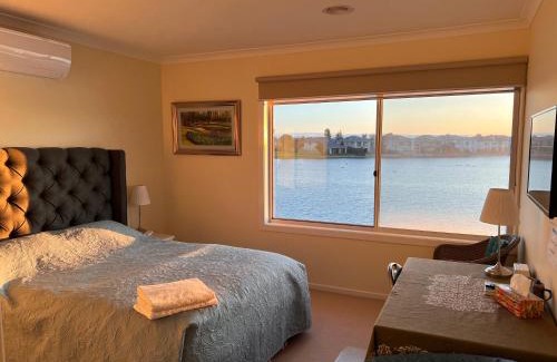 Sanctuary Lakes Casa | King House