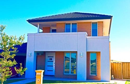 Sanctuary Lakes Casa | King House