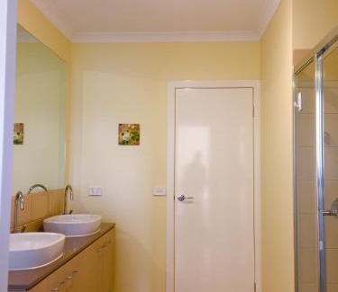 Sanctuary Lakes Casa | King House