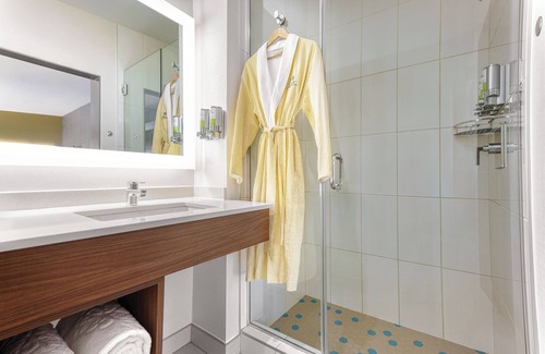 East Village Hotel | King Junior Suite at Hotel Z, Gaslamp Quarter, On-site Bike Rental