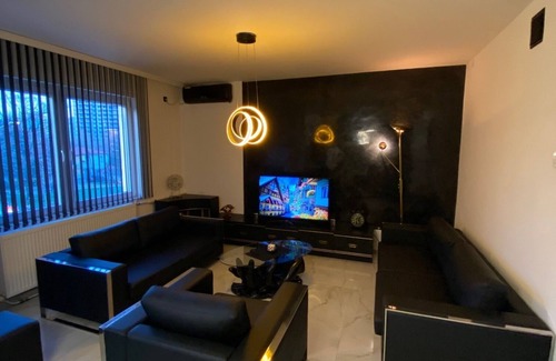 Centar Apartamento | King Lux Apartment Rental of a newly furnished apartment in the center of Skopje