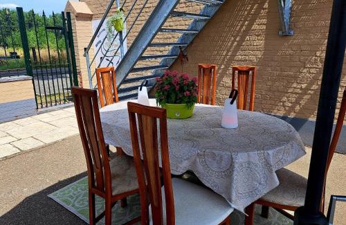 Zutendaal Apartamento | King of Gold Stables appartement met stalling voor 5 paarden