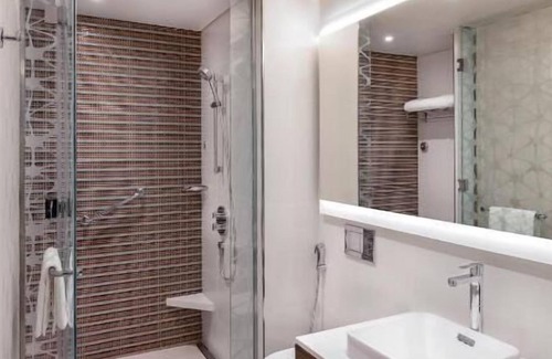 Naif Apartamento | King Room Near Reef Mall By Luxury Bookings