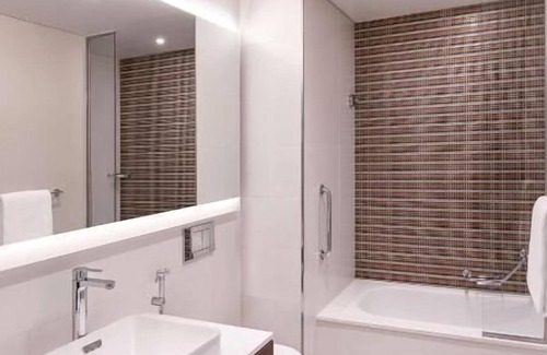Naif Apartamento | King Room Near Reef Mall By Luxury Bookings