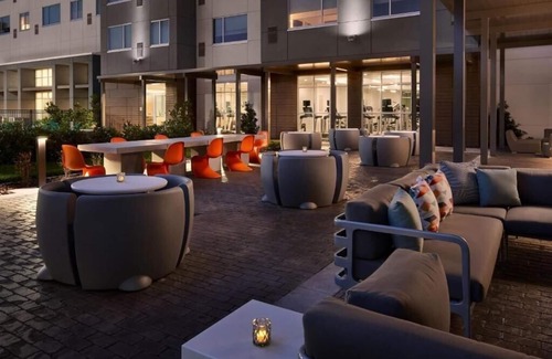 Williamsburg Apartamento | King Room Near Tennis Court by Luxury Bookings ORL