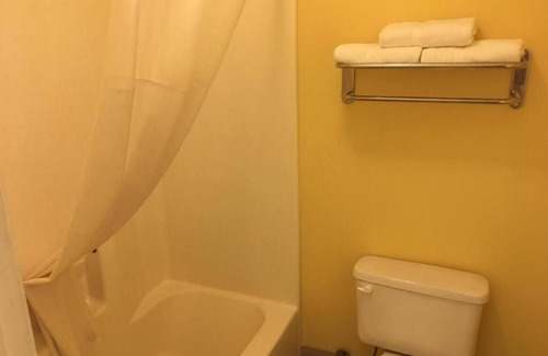 Hawkinsville Hotel | Loyalty Inn Hawkinsville