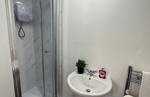 Redcar Cama Y Desayuno | King-Moderno-Baño con ducha