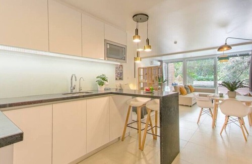 El Golf Apartamento | King-size bed with terrace and Air Conditioning!