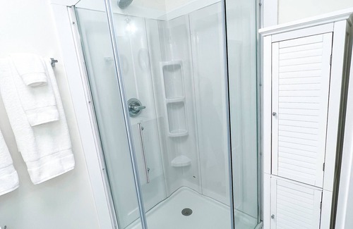Biloxi Apartamento | King Size Suite located in Downtown Ocean Springs