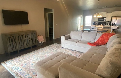 Amarillo Casa | KING | Smart TV |*Garage*| W/D Work station PDC