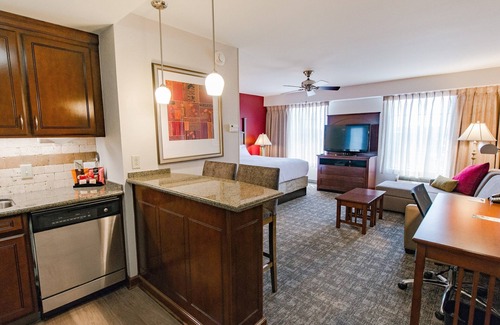 Wilmington Apartamento | King Studio | Free Breakfast. Pool.Business Center