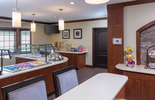 Canton Apartamento | Movilidad accesible King Studio | Desayuno diario gratuito, bañera de hidromasaje compartida + piscina
