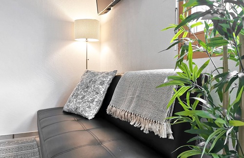 Flims Apartamento | King Studio & Free Parking!