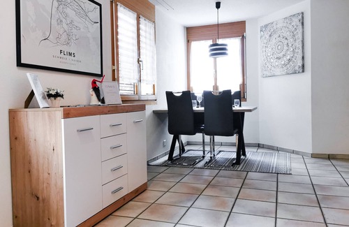 Flims Apartamento | King Studio & Free Parking!
