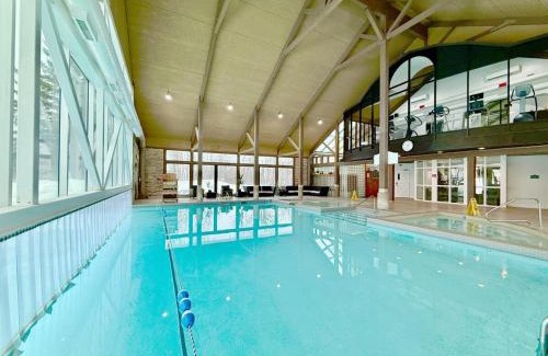 Oro-Medonte Apartamento | King Studio Suite heated Pool and Sauna
