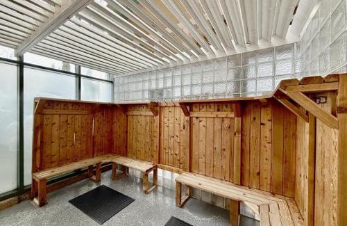 Oro-Medonte Apartamento | King Studio Suite heated Pool and Sauna