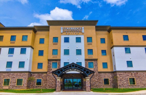 Lafayette Apartamento | King Suite. Free Breakfast. Pool. Only 5 Miles from Purdue University!