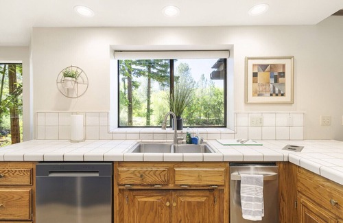 Chico Casa | King Suite Honey Run Escape in Nature