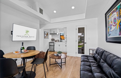 Victoria Park Apartamento | King Suite in a Tropical Retreat Freedom House Fort Lauderdale Suite 3