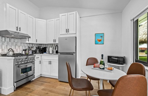Flagler Village Apartamento | King Suite in a Tropical Retreat Freedom House Fort Lauderdale Suite 4