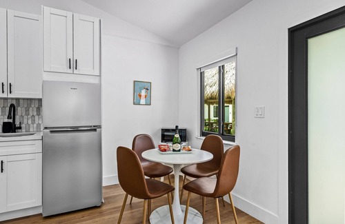 Flagler Village Apartamento | King Suite in a Tropical Retreat Freedom House Fort Lauderdale Suite 4