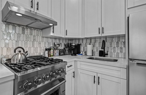 Flagler Village Apartamento | King Suite in a Tropical Retreat Freedom House Fort Lauderdale Suite 4
